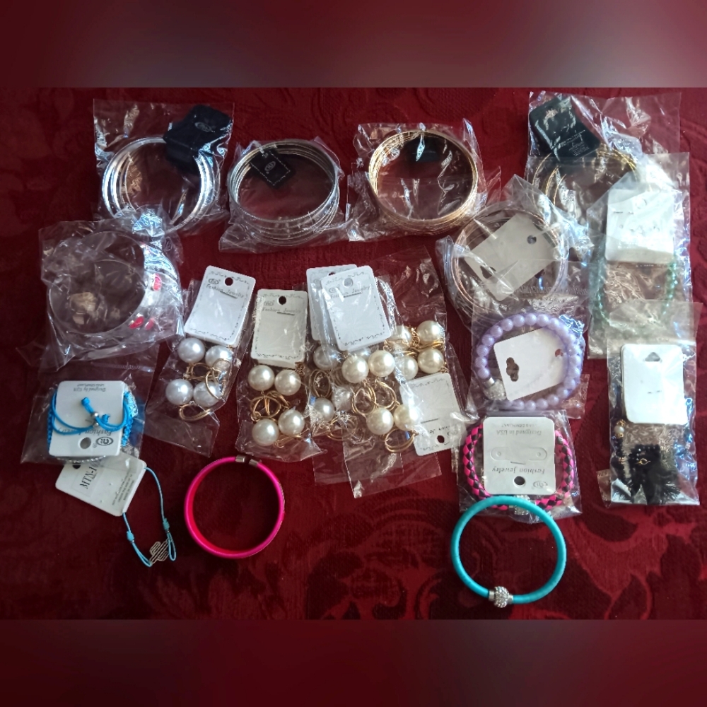 Mixed braclet fashion jewelry lot